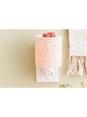 Scentsy Share Your Heart Mini Plug In Warmer Retired New In Box